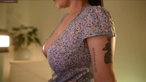 Snapshot of camidoll_10 chatting on 09-27-25, 08:14 camila online show from 09-27-25, 08:14