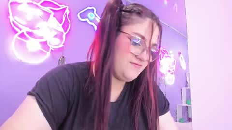 Snapshot of camiila_osorio chatting on 09-10-25, 09:15 Camila Osorio online show from 09-10-25, 09:15