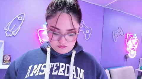 Snapshot of camiila_osorio chatting on 09-17-25, 07:48 Camila Osorio online show from 09-17-25, 07:48