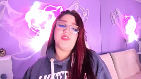 Snapshot of camiila_osorio chatting on 10-30-25, 07:36 Camila Osorio online show from 10-30-25, 07:36