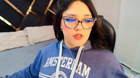 Camila Osorio online show from 04-15-26, 07:54