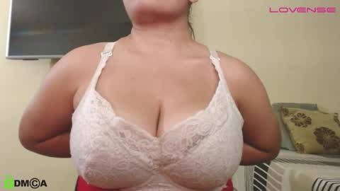 Camila  online show from 10-10-25, 04:50