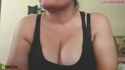 Snapshot of camiilahotxxx chatting on 05-15-26, 11:45 Camila online show from 05-15-26, 11:45