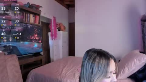 Snapshot of camijhonss chatting on 10-06-25, 01:03 camijhonss online show from 10-06-25, 01:03