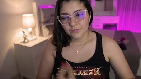 Camila buitrago online show from 12-23-24, 01:18