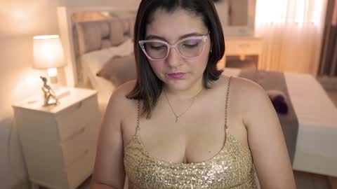 Camila buitrago online show from 12-23-24, 02:50