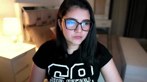Snapshot of camila_buitrago chatting on 01-10-26, 11:31 Camila buitrago online show from 01-10-26, 11:31