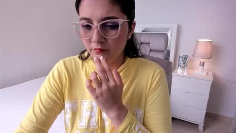 Camila buitrago online show from 03-15-26, 04:13