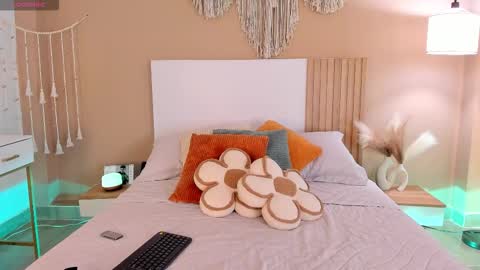 camila_bustamante_ online show from 02-18-26, 03:30