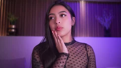 Camila online show from 11-18-25, 04:17