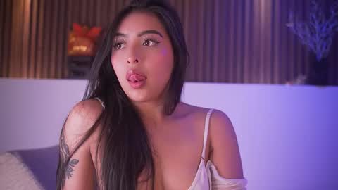 Camila online show from 02-12-26, 05:13