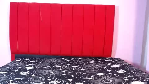 Snapshot of camila_girlsexy chatting on 10-14-25, 02:01 camila_girlsexy online show from 10-14-25, 02:01