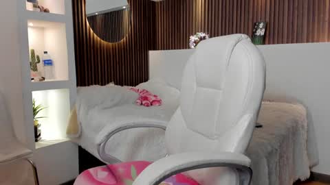 Snapshot of camila_martinez9 chatting on 12-19-24, 12:56 camila_martinez9 online show from 12-19-24, 12:56