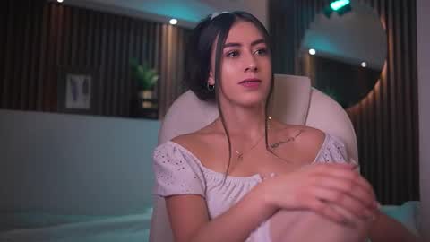 Snapshot of camila_martinez9 chatting on 10-01-25, 11:38 camila_martinez9 online show from 10-01-25, 11:38