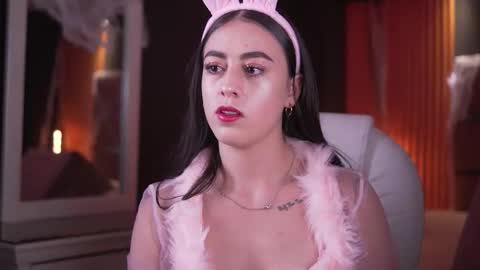 Snapshot of camila_martinez9 chatting on 10-31-25, 11:44 camila_martinez9 online show from 10-31-25, 11:44