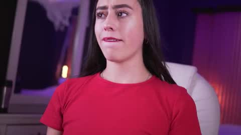 Snapshot of camila_martinez9 chatting on 11-06-25, 11:33 camila_martinez9 online show from 11-06-25, 11:33