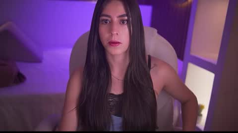 Snapshot of camila_martinez9 chatting on 11-26-25, 11:33 camila_martinez9 online show from 11-26-25, 11:33