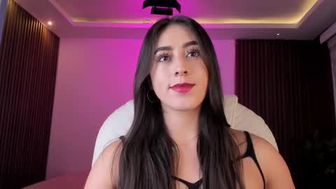camila_martinez9 online show from 02-08-26, 08:23
