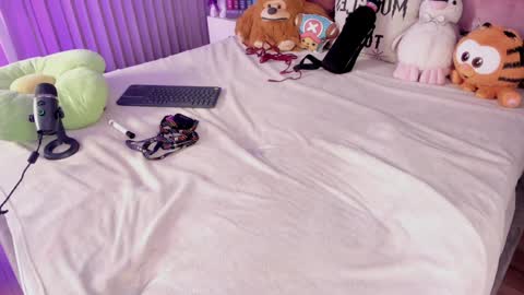 Camila online show from 01-03-25, 05:28