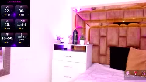 Camila Mishima online show from 10-09-25, 01:20