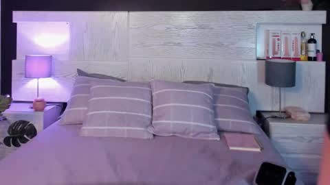 Snapshot of camila_nyx chatting on 11-08-25, 01:33 CAMI 3 online show from 11-08-25, 01:33