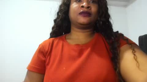 Snapshot of camila_sandoval_01 chatting on 02-28-25, 12:43 Camila online show from 02-28-25, 12:43