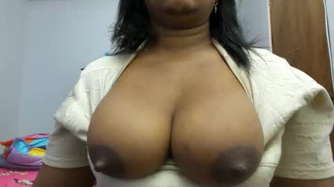 Snapshot of camila_sandoval_01 chatting on 09-11-25, 09:53 Camila online show from 09-11-25, 09:53