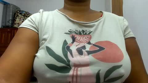 Snapshot of camila_sandoval_01 chatting on 09-25-25, 10:41 Camila online show from 09-25-25, 10:41