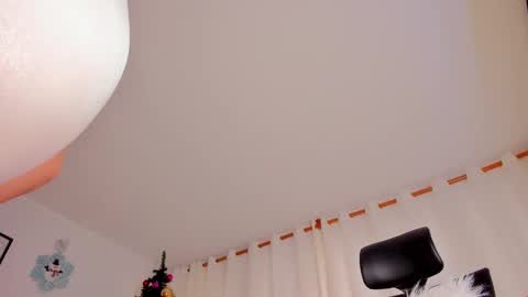 CamilaMendez--- online show from 12-24-24, 09:44