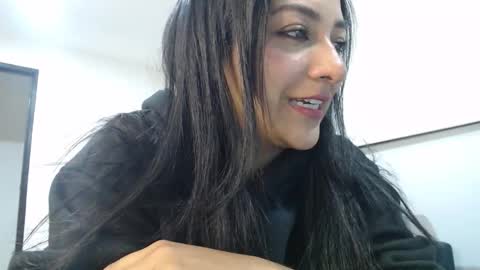 Camila online show from 12-19-25, 04:08