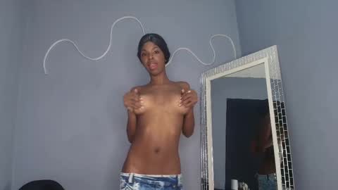 C A M I L A  online show from 10-07-25, 07:22