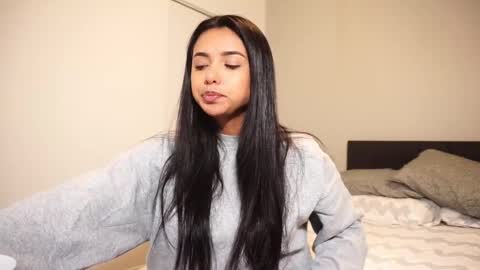 Snapshot of camilagomezz chatting on 01-16-25, 02:30 Camila online show from 01-16-25, 02:30