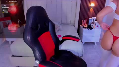 Snapshot of camilagray2 chatting on 09-10-25, 12:49 CAMILA  online show from 09-10-25, 12:49