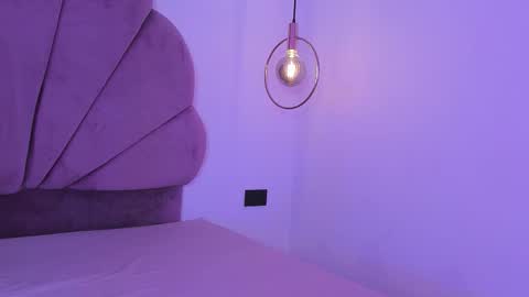 Snapshot of camilagrey_mml chatting on 10-22-25, 10:09 Camila online show from 10-22-25, 10:09