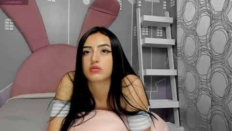 Camila  online show from 03-11-25, 03:48