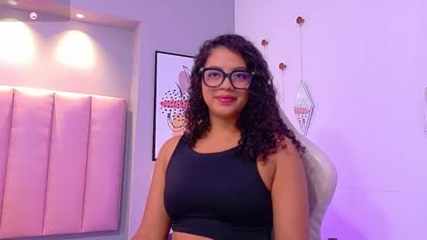 Snapshot of camilalevy chatting on 11-06-25, 12:06 Camila online show from 11-06-25, 12:06