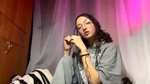 Snapshot of camilaligons chatting on 12-05-25, 03:20 Reily online show from 12-05-25, 03:20