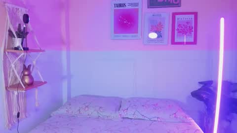 Camila  online show from 09-17-25, 11:45