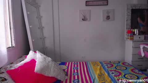 X IGcamiryan01 online show from 01-09-25, 08:44