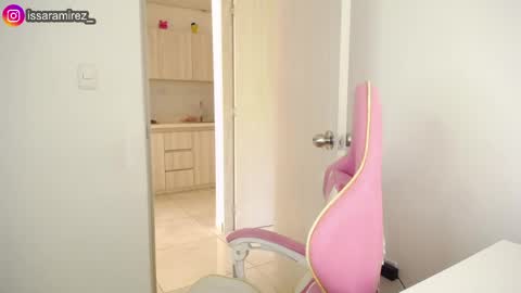 X IGcamiryan01 online show from 05-07-26, 09:42