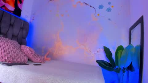 MARIA CAMILA        online show from 04-20-26, 05:37