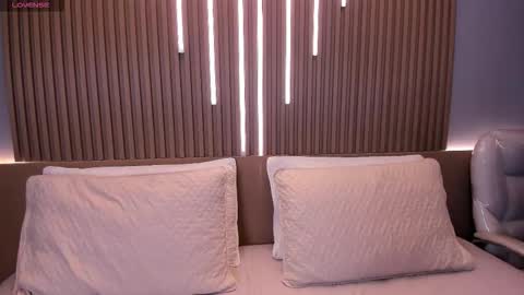 Snapshot of camile_cute chatting on 12-18-25, 08:26 camile_cute online show from 12-18-25, 08:26