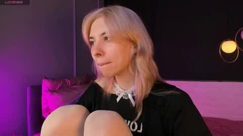 Camilla online show from 07-17-26, 01:51