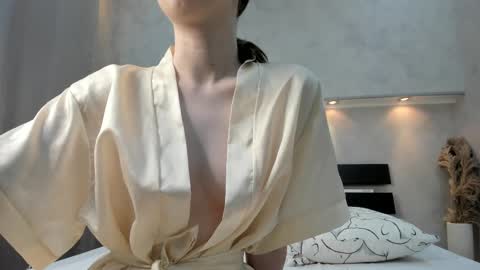 Camilla online show from 11-06-25, 01:17