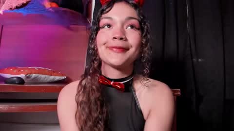 Snapshot of camilla_miller01 chatting on 10-29-25, 10:11 camilla_miller01 online show from 10-29-25, 10:11