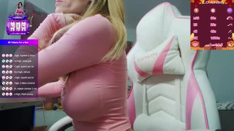 Snapshot of camillacassidy chatting on 11-11-25, 11:27 CamillaCassidy online show from 11-11-25, 11:27