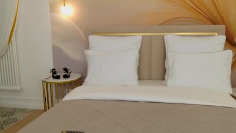 Snapshot of camillalarson chatting on 09-19-25, 05:09 Camilla online show from 09-19-25, 05:09