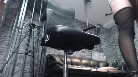 Snapshot of camille_diaz19 chatting on 02-04-25, 10:45 Camille online show from 02-04-25, 10:45