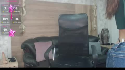 Snapshot of camille_diaz19 chatting on 03-10-25, 08:45 Camille online show from 03-10-25, 08:45