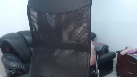 Snapshot of camille_diaz19 chatting on 09-11-25, 09:26 Camille online show from 09-11-25, 09:26